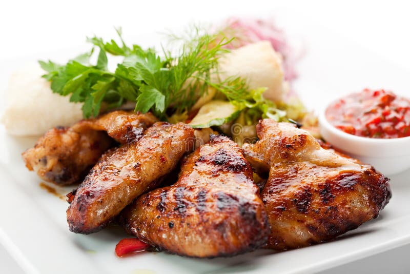 BBQ φτερά κοτόπουλου στοκ φωτογραφία με δικαίωμα ελεύθερης χρήσης BBQ φτερά κοτόπουλου στοκ φωτογραφία με δικαίωμα ελεύθερης χρήσης