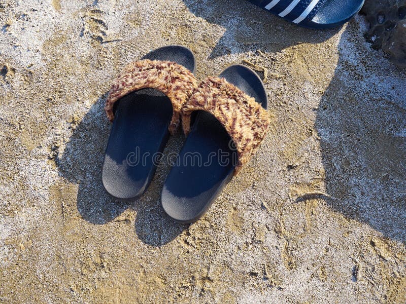 beach clogs