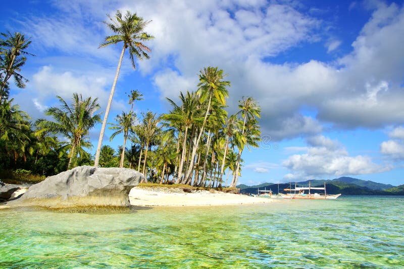 Beach at Helicopter Island. El Nido, Philippines