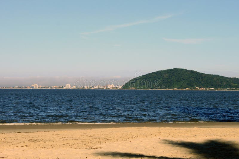 Beach and montains in Brazil. Footbridge Beach and montains at Caiobá , in Matinhos, Paraná, Brazil royalty free stock photos Beach and montains in Brazil. Footbridge Beach and montains at Caiobá , in Matinhos, Paraná, Brazil royalty free stock photos