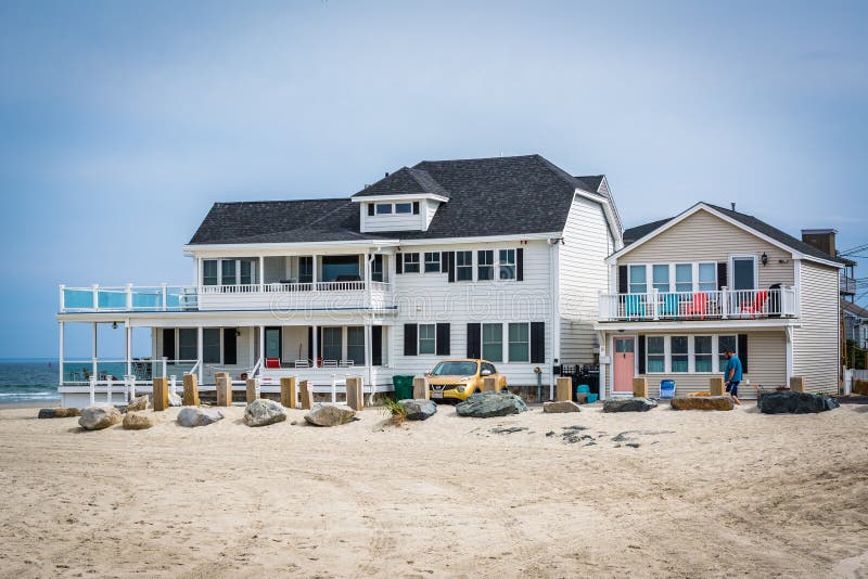 Beachfront hem i Hampton Beach, New Hampshire royaltyfria bilder Beachfront hem i Hampton Beach, New Hampshire royaltyfria bilder