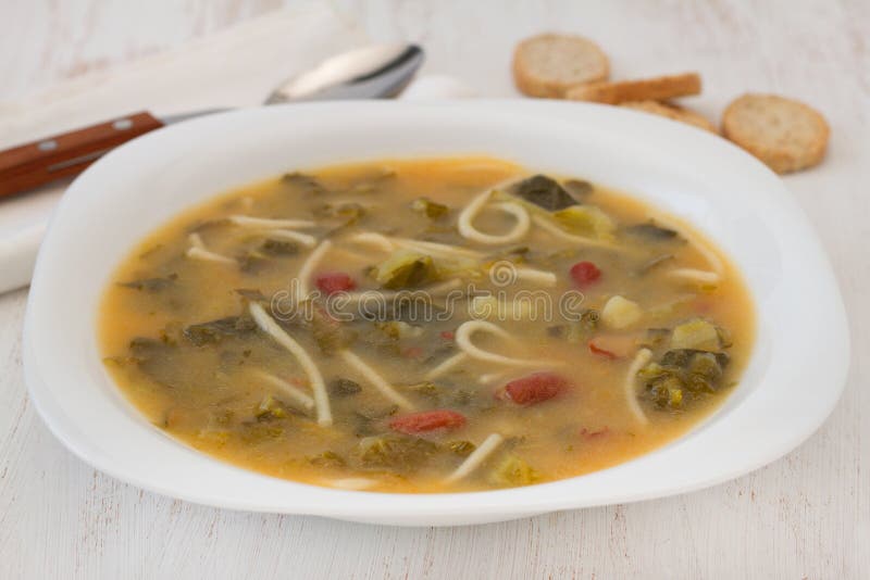 Bean soup with spaghetti