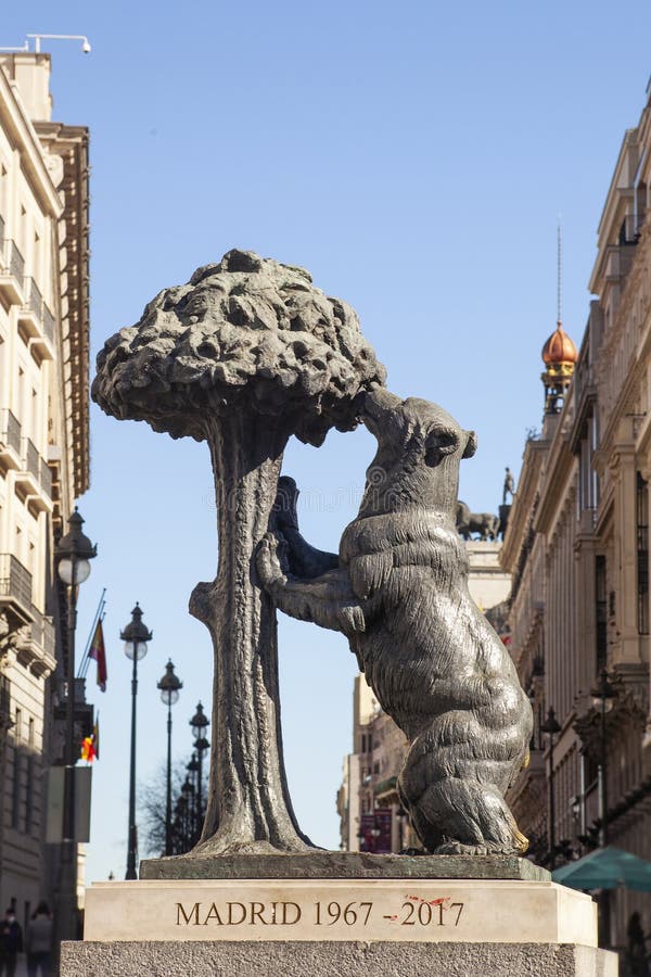 Bear and Strawberry Tree Statue , the Symbol of Madrid Editorial Stock ...