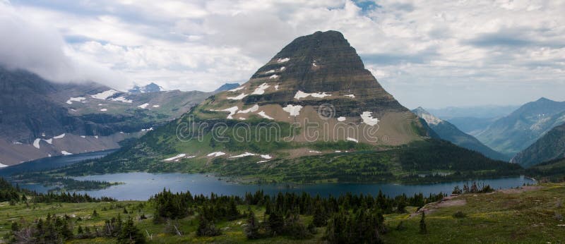 Bearhat Mountain and Hidden Lake