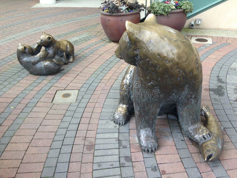 Bears Sculpture At Central Park New York, USA Stock Image Image of animals, grass 91568267