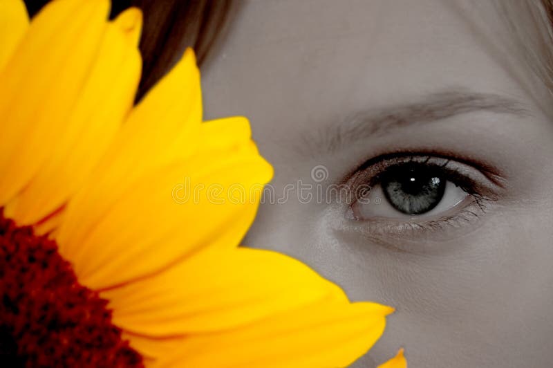 Beatufiul woman with sunflower