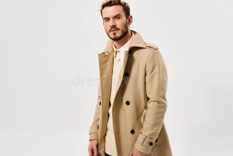 Habit Homme Moderne Style Mode Pleine Hauteur Mode De Vie Photo stock -  Image du beige, actif: 220658908