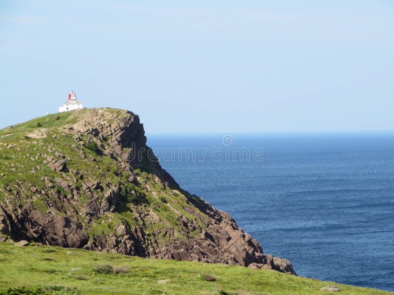 Beau jour le long de la côte de Terre-Neuve regardant le lighth images libres de droits Beau jour le long de la côte de Terre-Neuve regardant le lighth images libres de droits