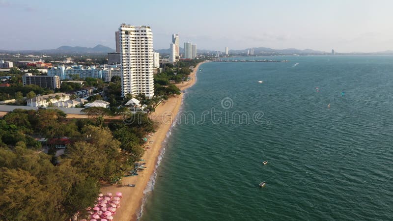 Beau panoramique vue aérienne du port de Pattaya dans le chonburi oriental de la Thaïlande clips vidéos
