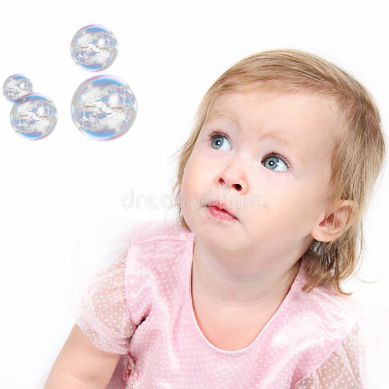 Beau petit bébé dans le studio photos stock Beau petit bébé dans le studio photos stock