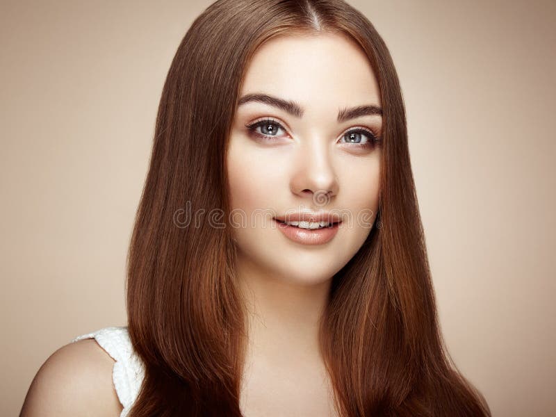 Beau visage de femme Maquillage parfait photographie stock libre de droits Beau visage de femme Maquillage parfait photographie stock libre de droits
