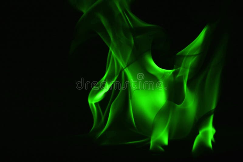 Beautifu gräsplanbrand flammar på en svart bakgrund arkivbilder Beautifu gräsplanbrand flammar på en svart bakgrund arkivbilder