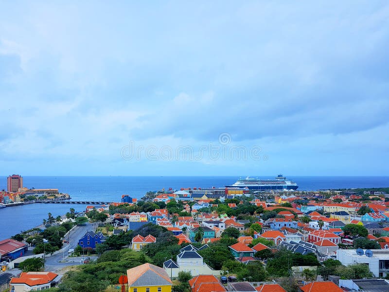 People enjoy the cruise ship monarch travelling to aruba, bonaire, curacao, panama and cartagena