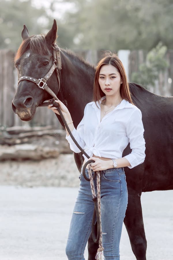 Horses sex and girls in Hanoi