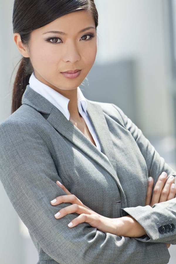 beautiful asian chinese woman businesswoman 20956799
