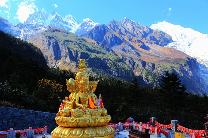 Beautiful autumn scenery in Hailuogou glaciers park