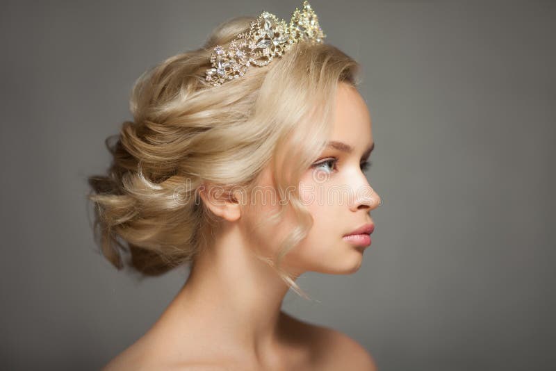 Mini Rhinestone Tiara Hair Comb, Rhinestone Princess Mini Tiara, Bridal Hair  Comb, Mini Crown, Flower Girl Tiara Hair Comb, Wedding Tiara - Etsy