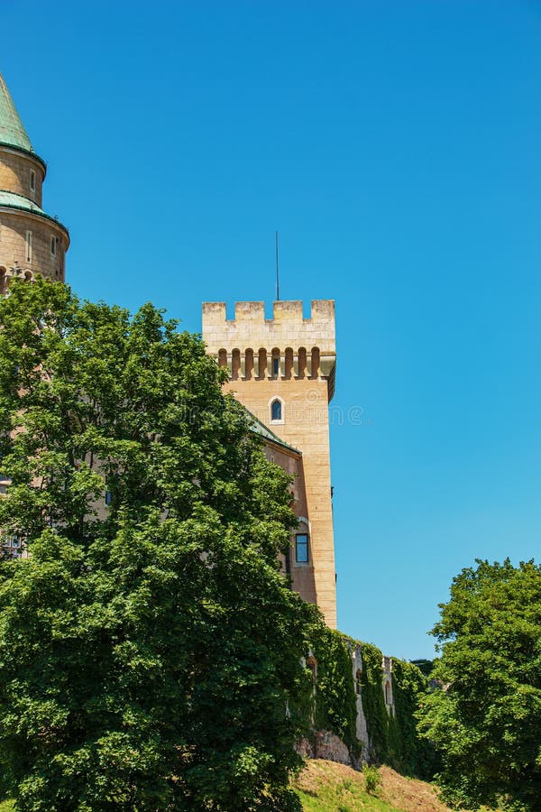 Krásny Bojnický zámok na Slovensku, Stredná Európa, UNESCO. Stredoveká architektonická pamiatka