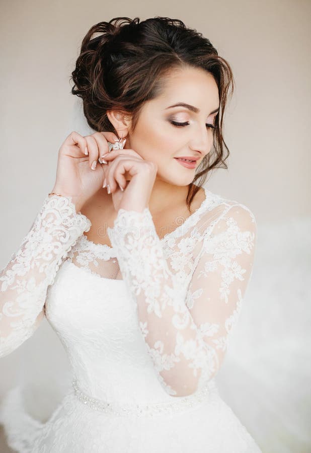 Beautiful Brunette Bride with Stylish Make-up Stock Photo - Image of ...