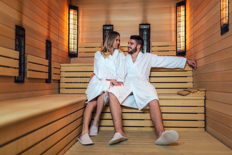 chaos Talloos partitie Beautiful Couple Relaxing in Infrared Sauna during Wellness Weekend Stock  Photo - Image of lifestyle, couple: 149545944