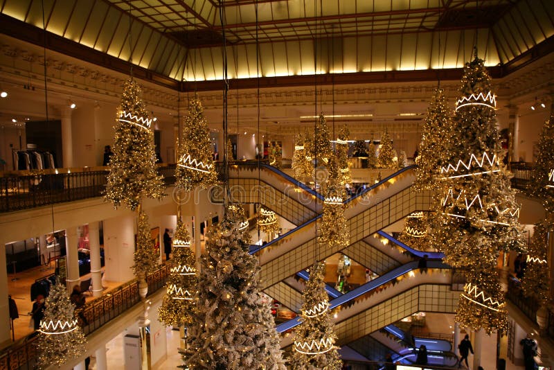 Le Bon Marché Store In Paris 7 During Christmas High-Res Stock Photo -  Getty Images