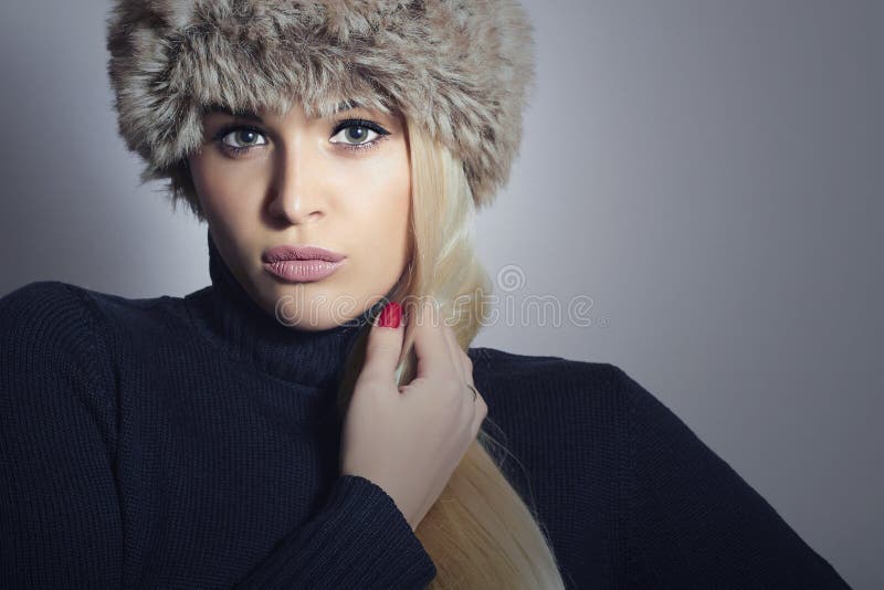 Beautiful Fashion Blond Woman in Fur Hat. Winter Girl Stock Photo ...