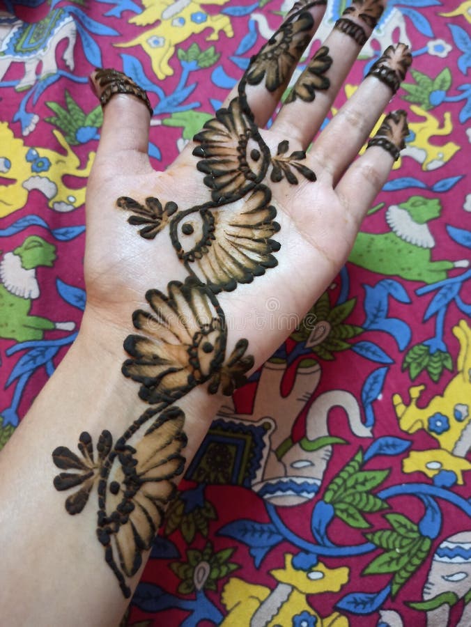 Simple Mehndi Design Stock Photos - Free & Royalty-Free Stock Photos from  Dreamstime