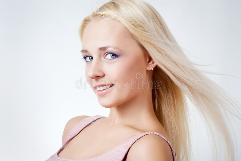 vine girl blonde hair