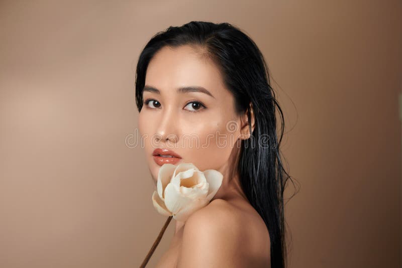 https://thumbs.dreamstime.com/b/beautiful-girl-dried-lotus-buds-beauty-model-woman-face-perfect-skin-beautiful-girl-dried-lotus-buds-beauty-model-woman-174307989.jpg