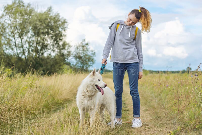 277 Teen Walking Dog Outside Photos - Free & Royalty-Free Stock Photos from  Dreamstime