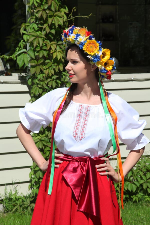 Beautiful Girls Actress Animator in the National Ukrainian Costume ...