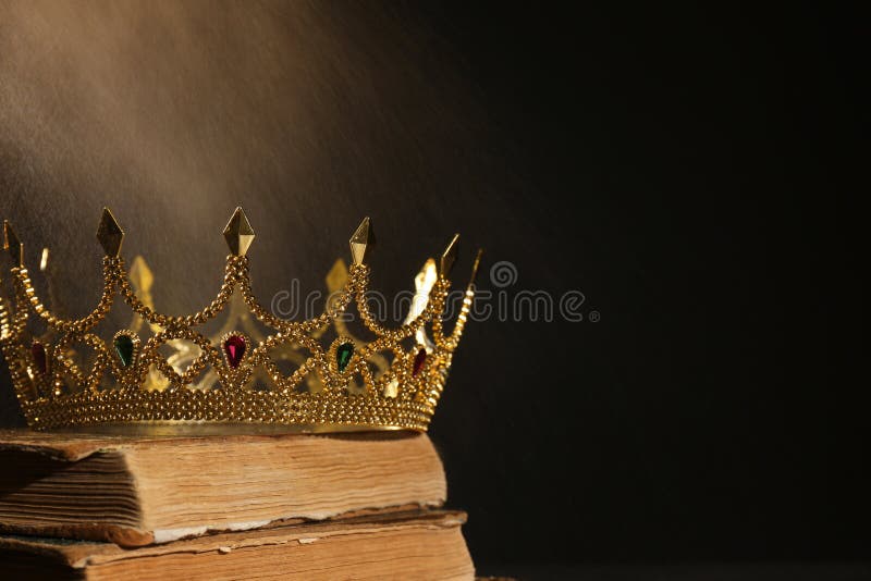 2,608 Golden Crown Black Background Stock Photos - Free & Royalty-Free  Stock Photos from Dreamstime