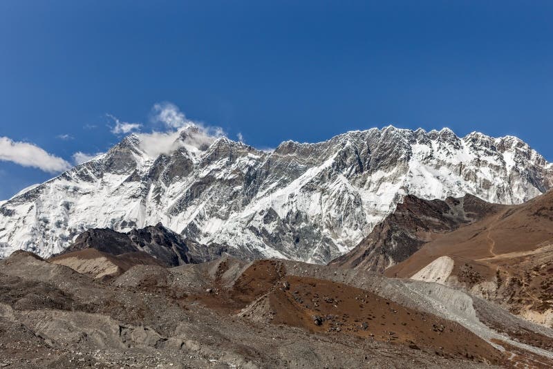 Beautiful Himalayan mountain range on a bright. Beautiful Himalayan mountain range on a bright sunny day. Comely photo royalty free stock image Beautiful Himalayan mountain range on a bright. Beautiful Himalayan mountain range on a bright sunny day. Comely photo royalty free stock image