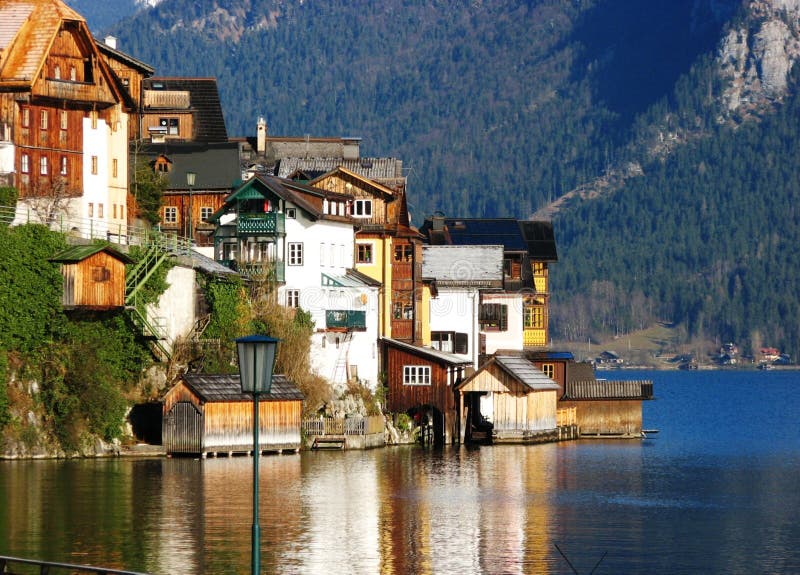 Beautiful houses at the lake in Hallstatt