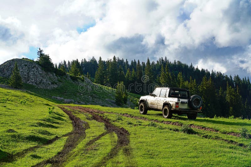 Off Road car on the mountains 3 royalty free stock photography Off Road car on the mountains 3 royalty free stock photography