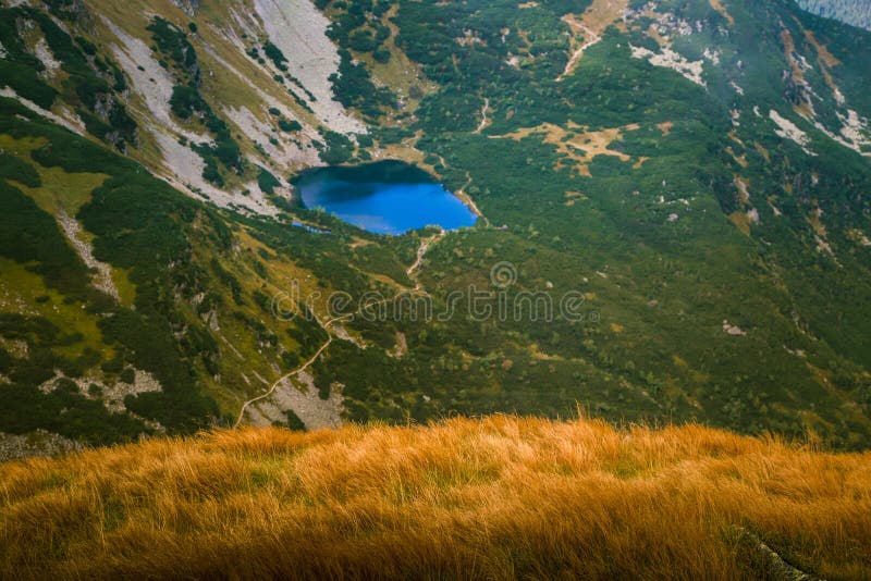 Krásná krajina horských jezer v Tatrách