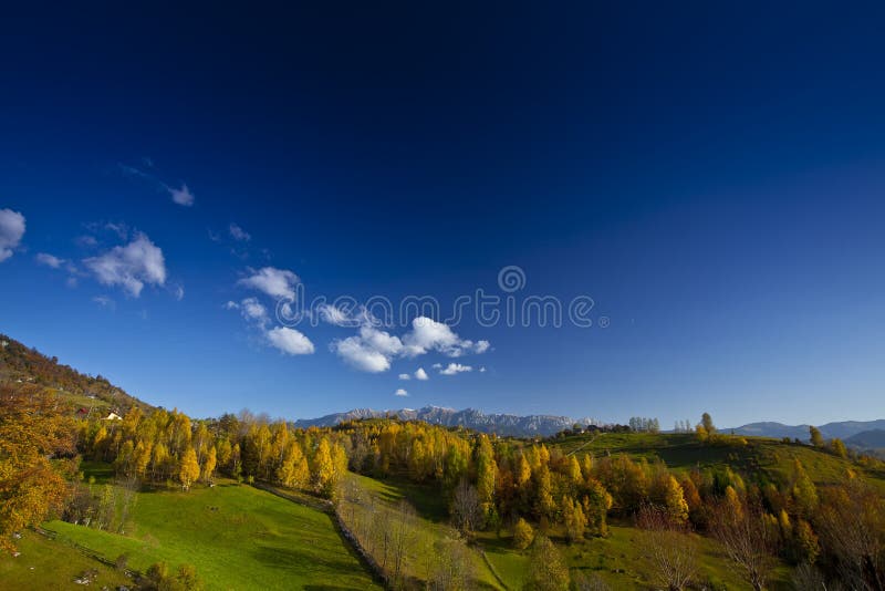 Beautiful mountain scenery and autumn foliage