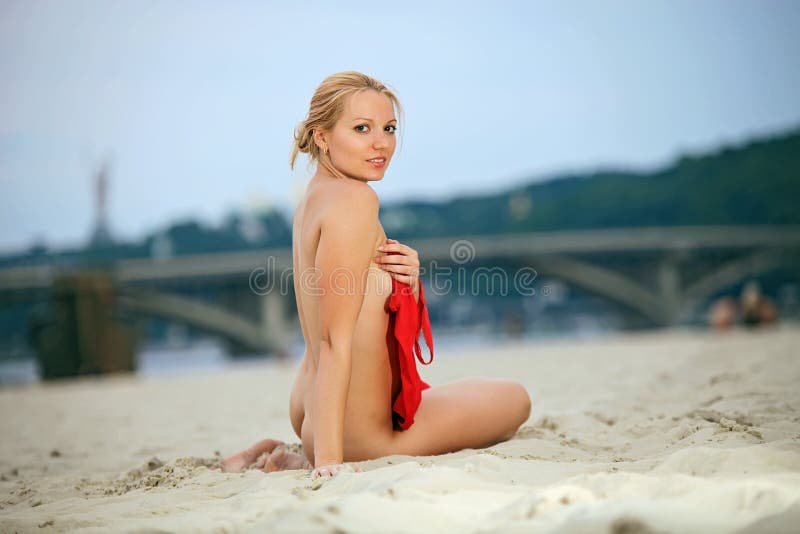 Naked Women Beach Pics
