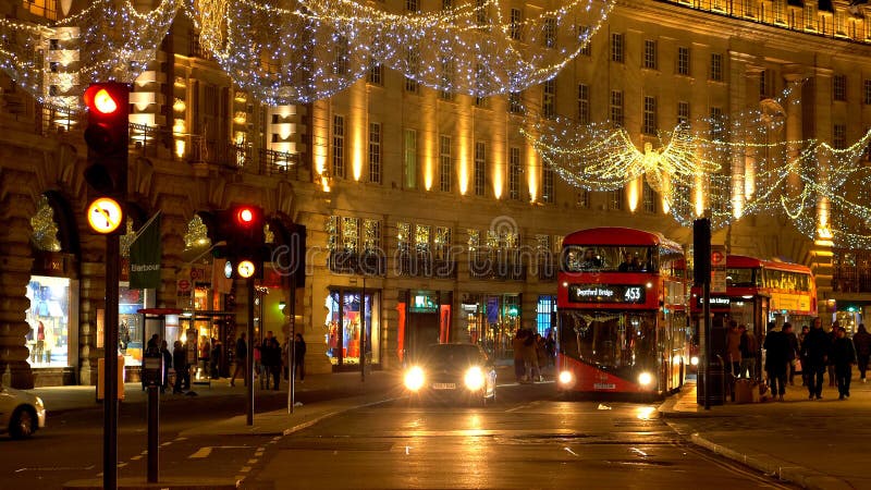 Regenjas Zwaaien Prematuur Beautiful Regent Street London at Christmas Time - LONDON, ENGLAND -  DECEMBER 10, 2019 Editorial Photography - Image of shopping, city: 173194182