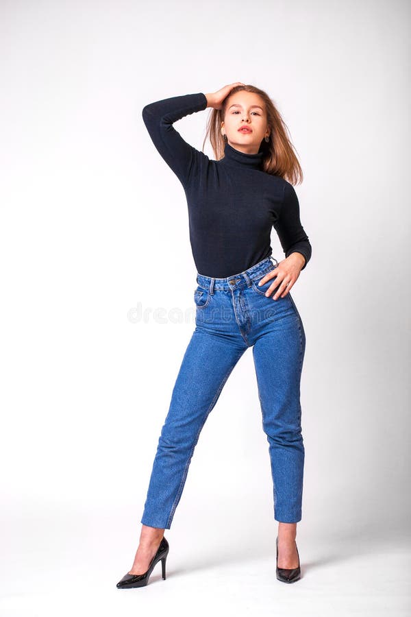 arsenal Alert fællesskab Beautiful Girl in Blue Jeans Stock Photo - Image of blonde, blue: 168924826