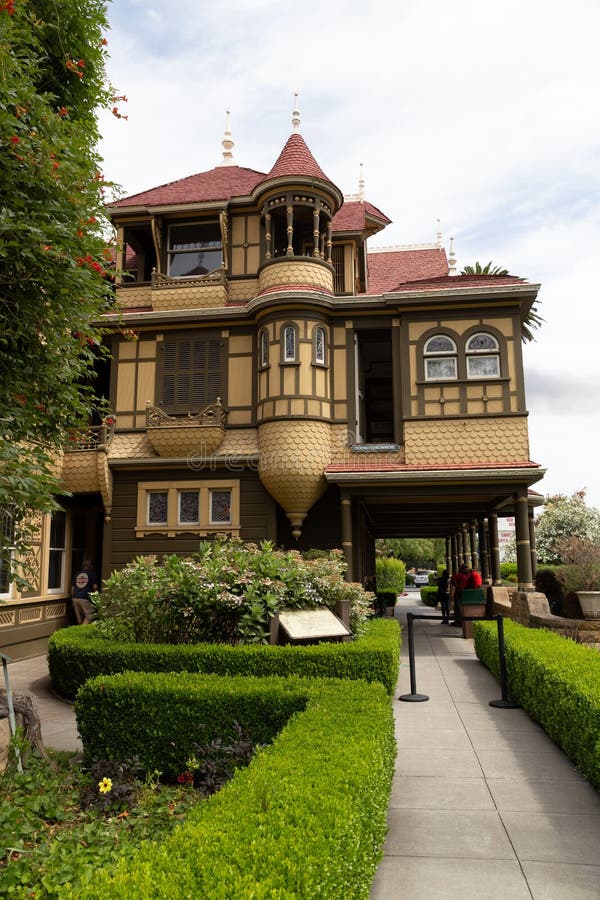 A beautiful shot of the Winchester Mystery House in San Jose, USA