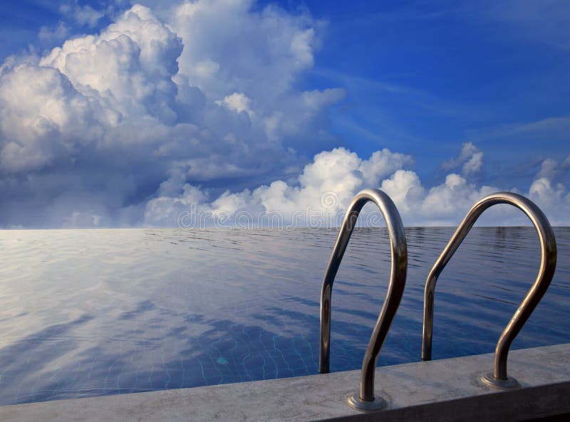 Beautiful sky and swiming pool