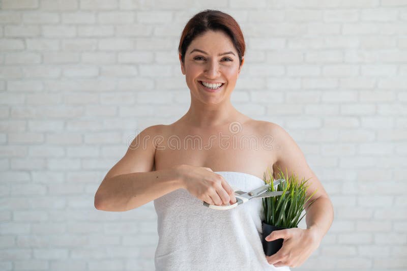 Young Girls Naked Buds