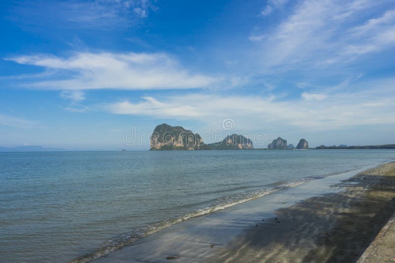 affald tyngdekraft Squeak Pak Meng Beach Trang Province,Thailand. Stock Photo - Image of asian,  trang: 162165336