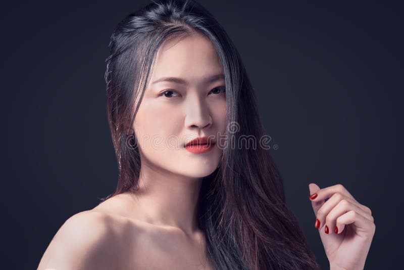 https://thumbs.dreamstime.com/b/beautiful-thai-model-isolated-white-background-thai-model-portrait-shooting-dark-background-113963543.jpg