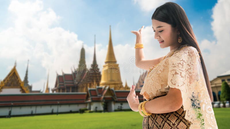 Thai Woman at Temple of the Emerald Buddha Bangkok Stock Photo - Image ...