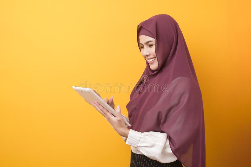 2 675 University Student Hijab Photos Free Royalty Free Stock Photos From Dreamstime