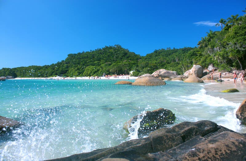 ILHA DO CAMPECHE, FLORIANOPOLIS, SANTA CATARINA, BRAZIL - MARCH 23, 2009: Beautiful View of a Main Beach in Campeche Island. Editorial Photo - Image of island, natural: 117902646