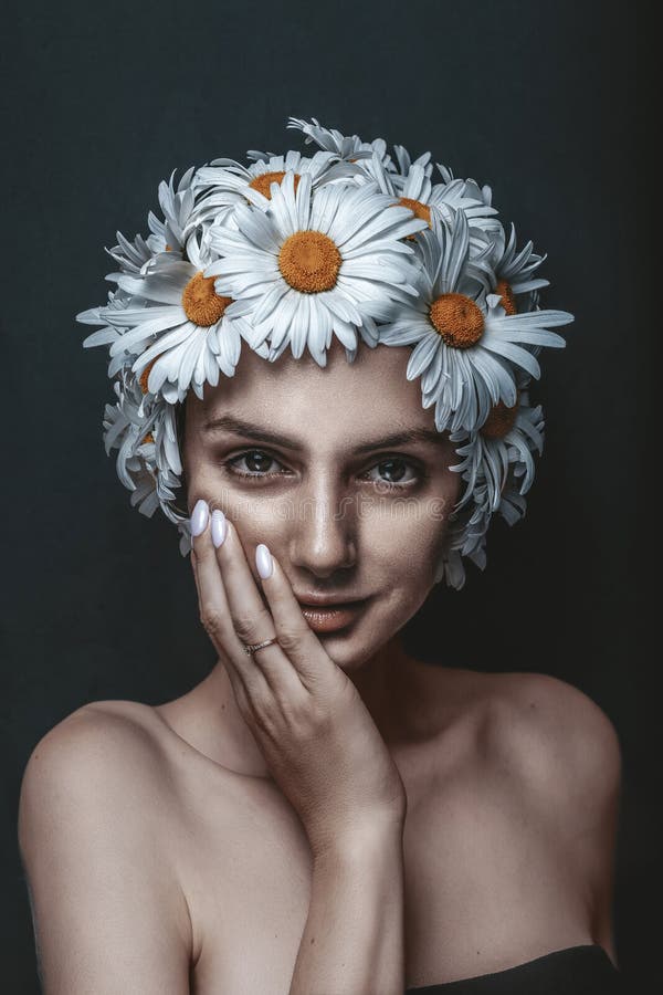 Beautiful woman with daisies head portrait beauty portrait photoshoot