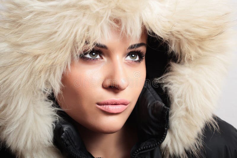Beautiful Woman with Fur. White Fur Hood. Winter Style. Make-up ...